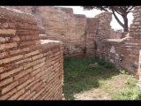 04521 ostia - regio i - insula xiv - terme del bagnino buticosus (i,xiv,8) - bli aus ri raum 4 - bli ri sueden - 09-2023.jpg